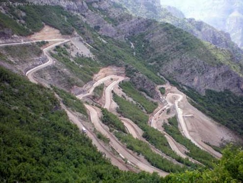 Albánská Karakoram Highway...